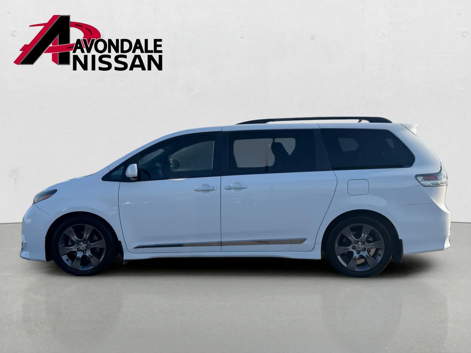 Thumbnail: 2015 Toyota Sienna - 3
