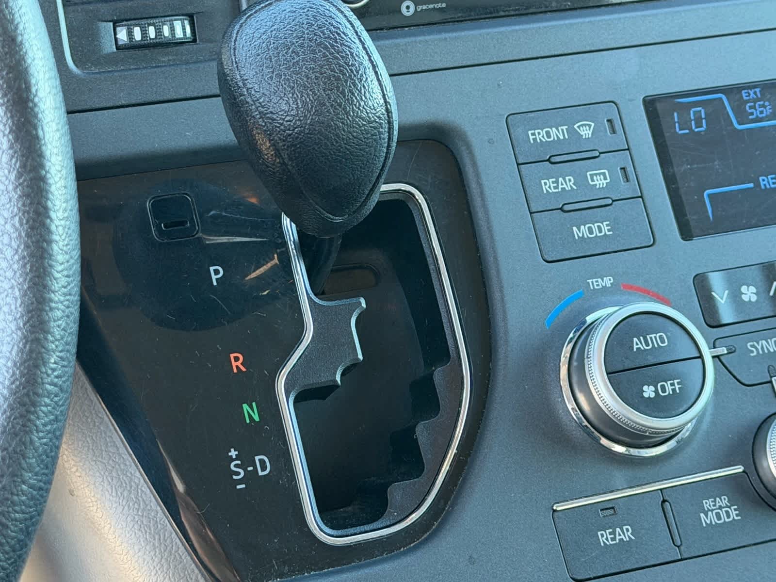 Thumbnail: 2020 Toyota Sienna - 26