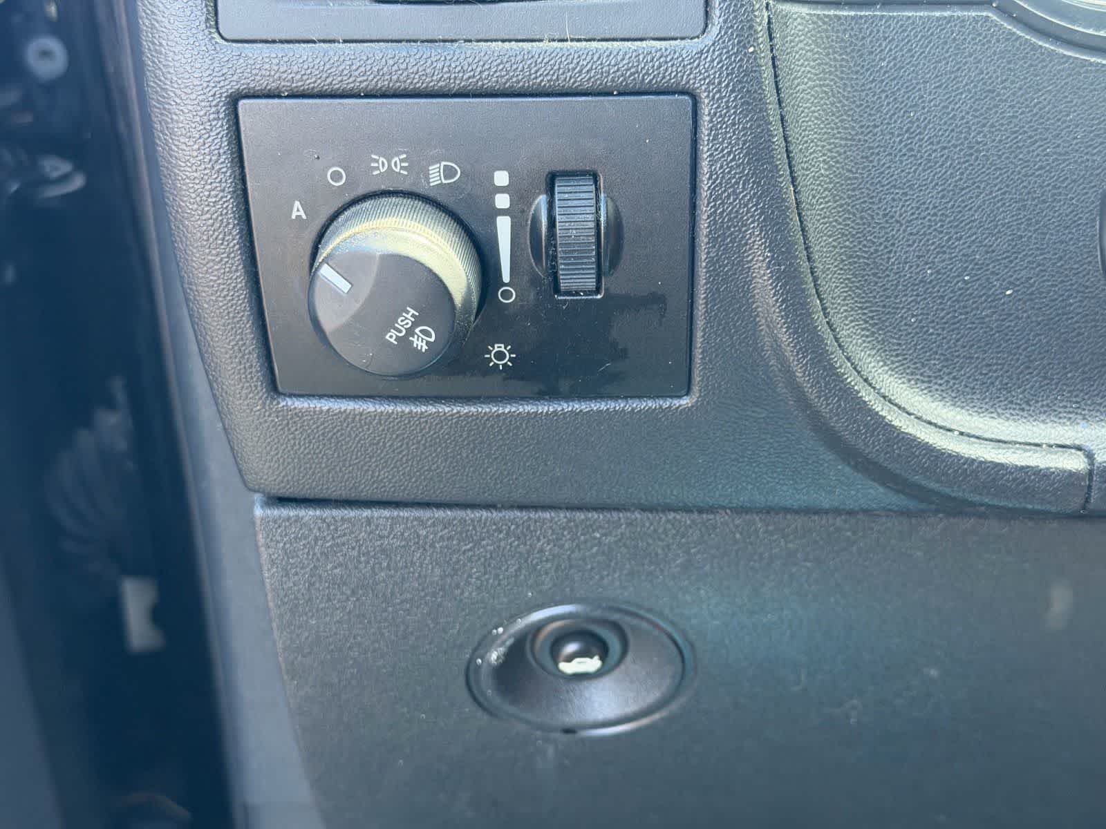 Thumbnail: 2010 Dodge Challenger - 6