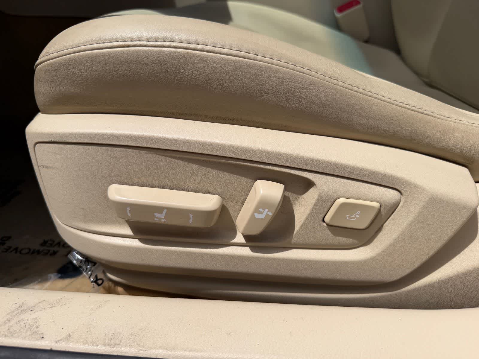 Thumbnail: 2013 Lexus ES - 15