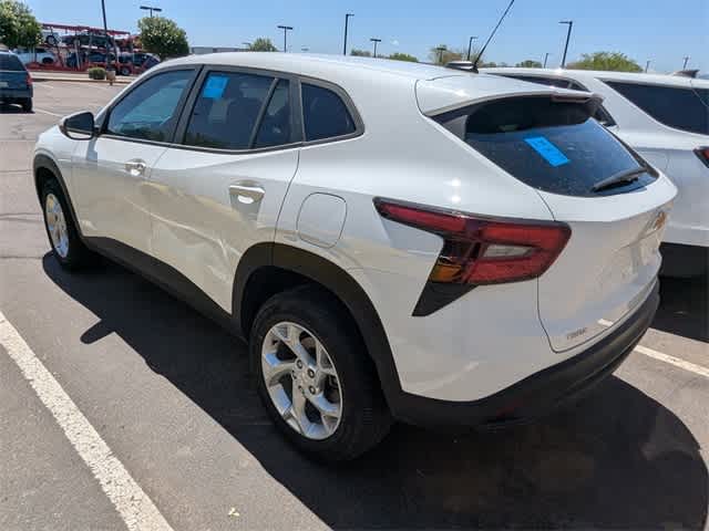 Thumbnail: 2024 Chevrolet Trax - 3