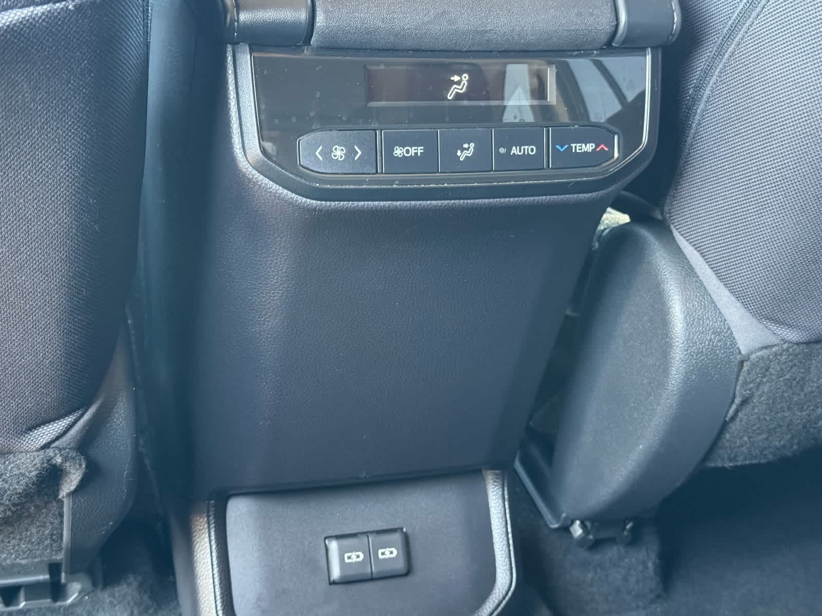 Thumbnail: 2023 Toyota Highlander - 15