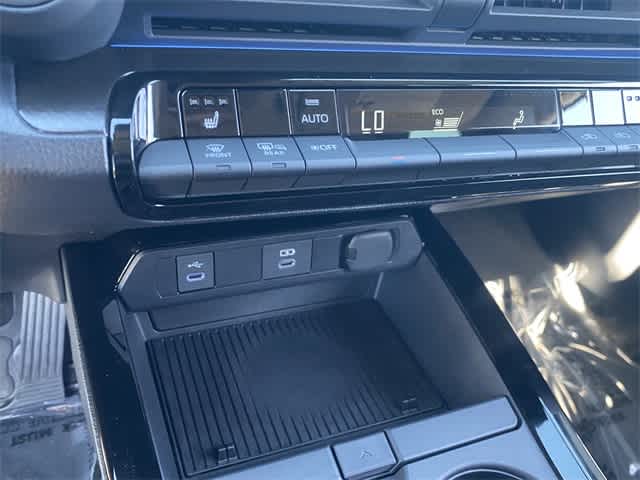2025 Toyota Prius Nightshade Edition 29