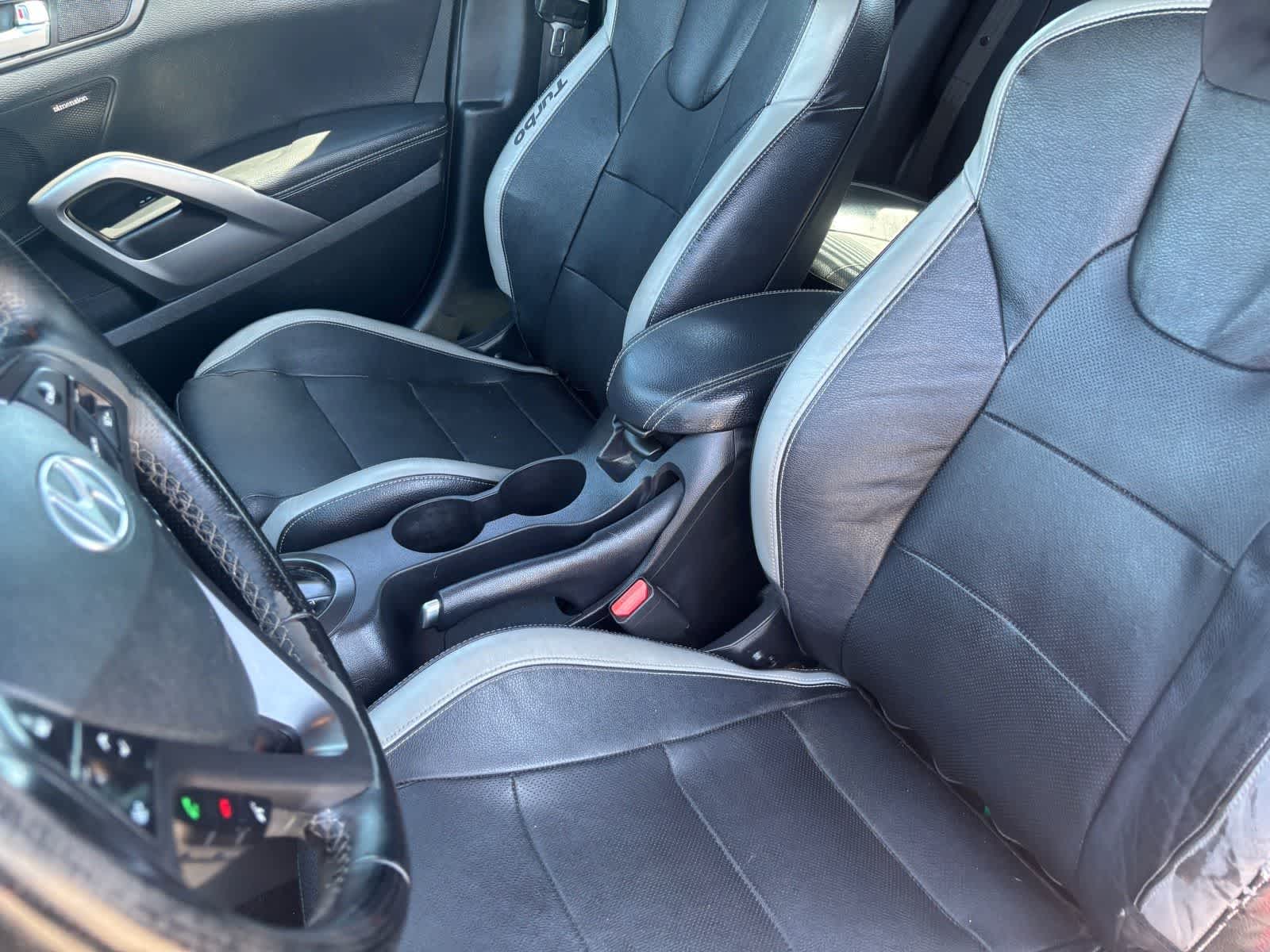 Thumbnail: 2017 Hyundai Veloster - 14