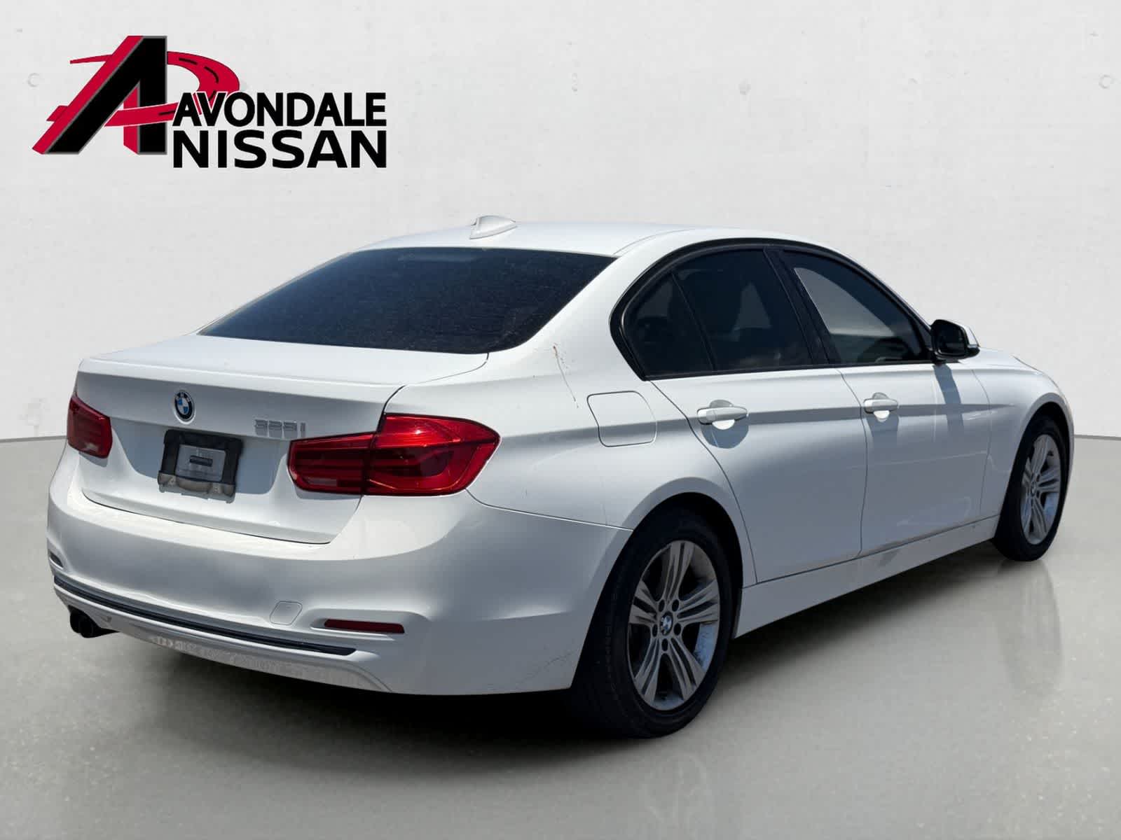 Thumbnail: 2016 BMW 3 Series - 3