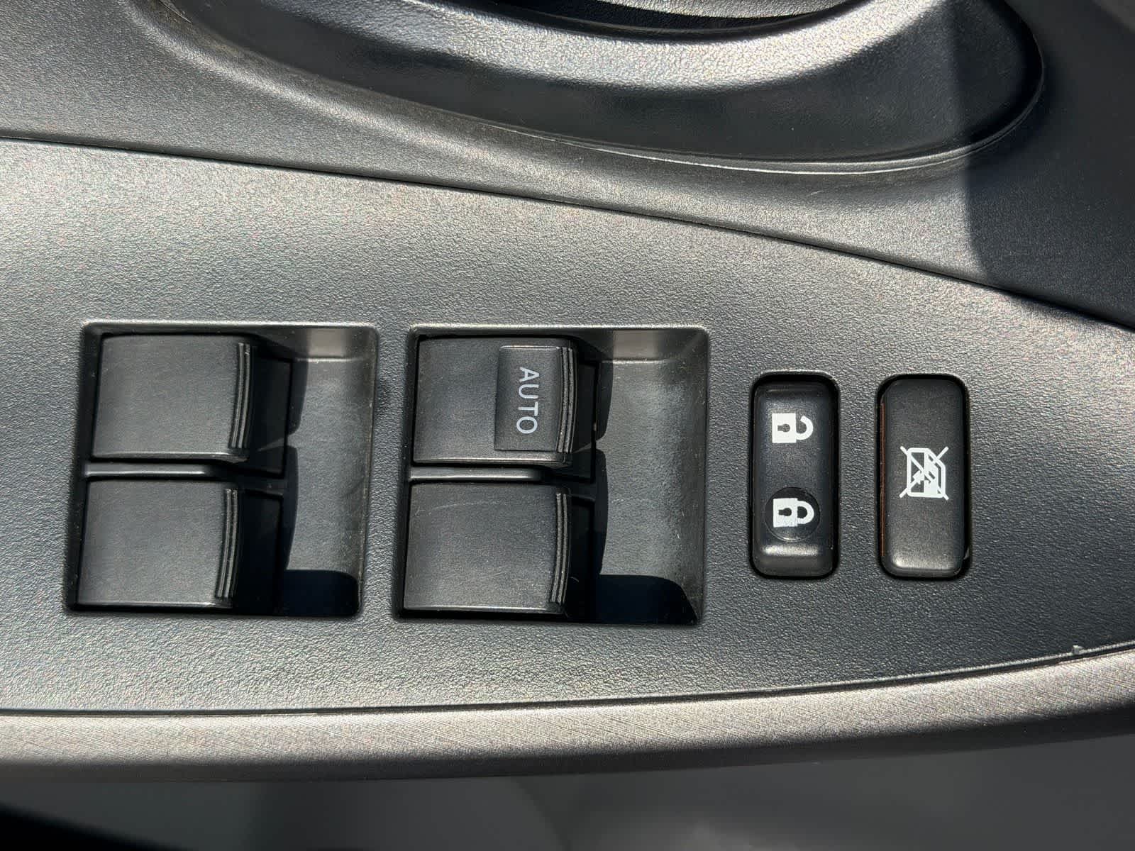 Thumbnail: 2014 Toyota RAV4 - 15