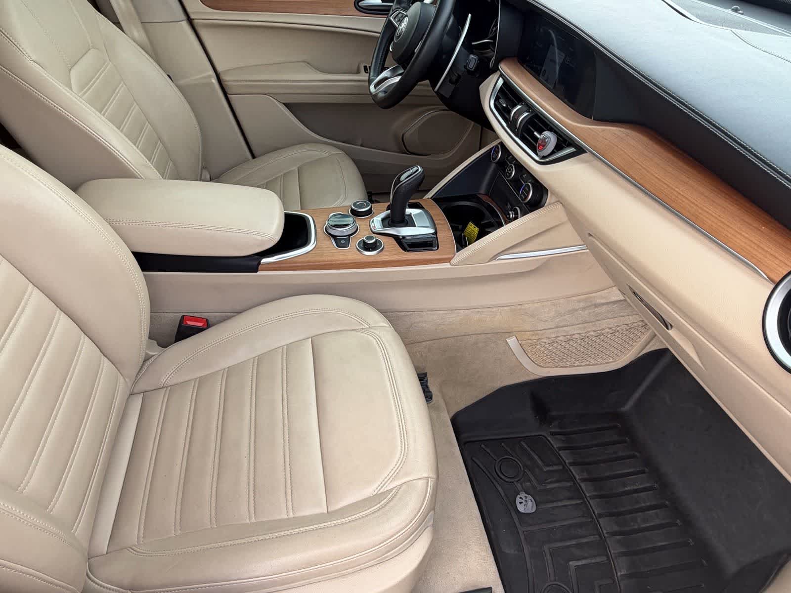 Thumbnail: 2021 Alfa Romeo Stelvio - 13