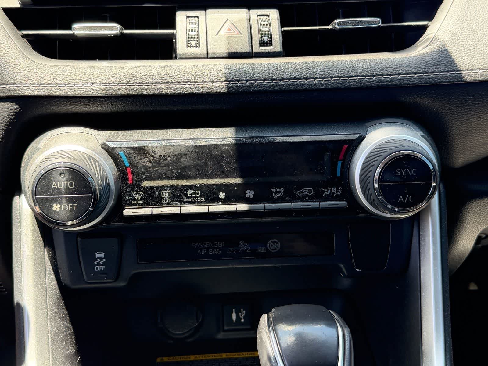 Thumbnail: 2019 Toyota RAV4 - 18