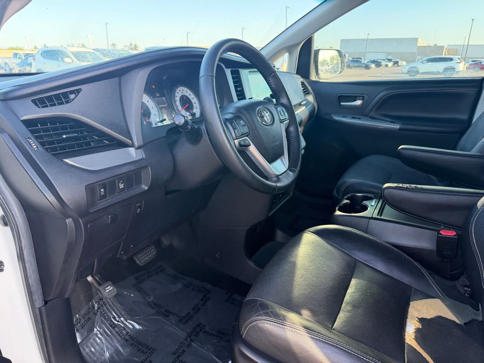 Thumbnail: 2015 Toyota Sienna - 2