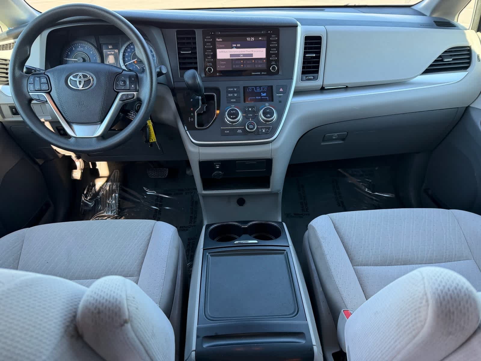 Thumbnail: 2020 Toyota Sienna - 17