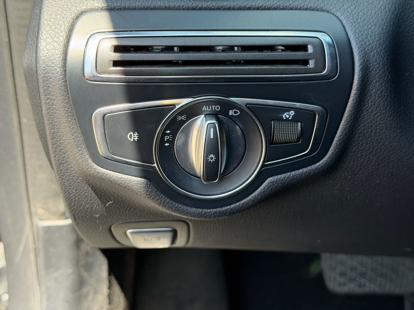 Thumbnail: 2018 Mercedes-Benz C-Class - 15