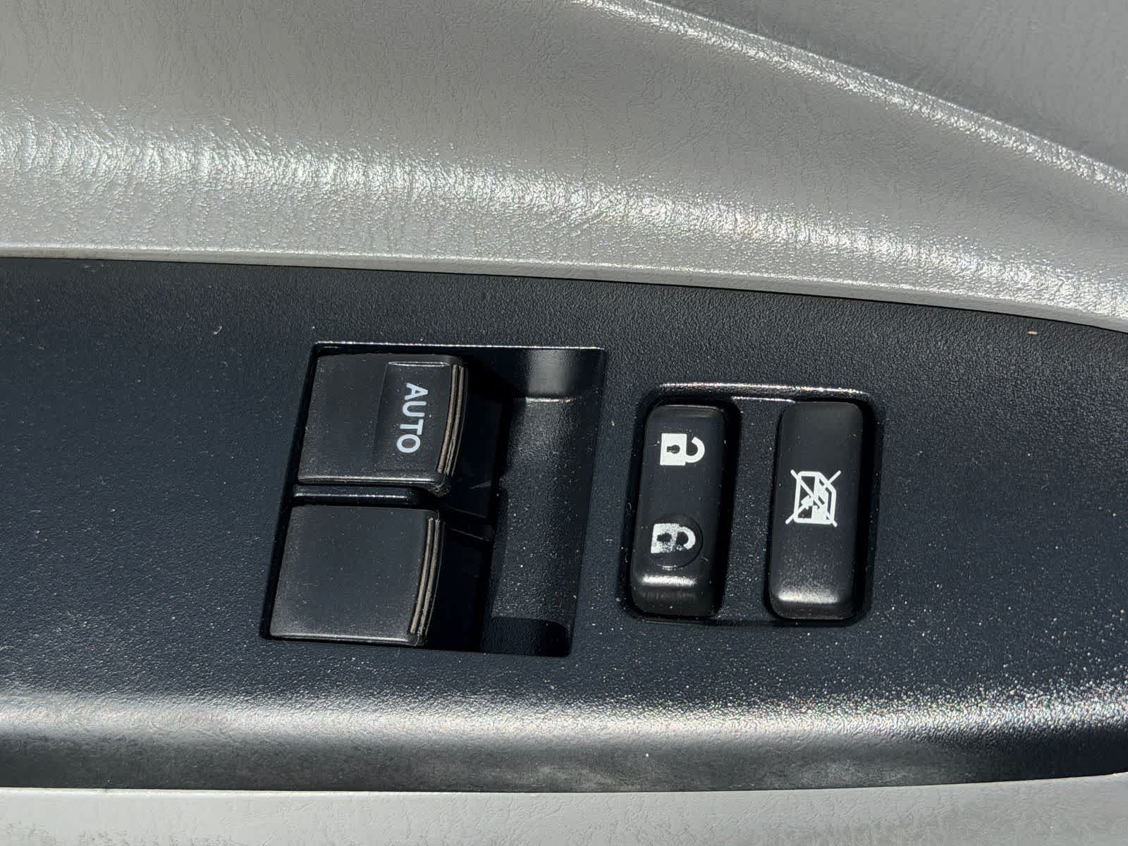 Thumbnail: 2015 Toyota Tacoma - 13