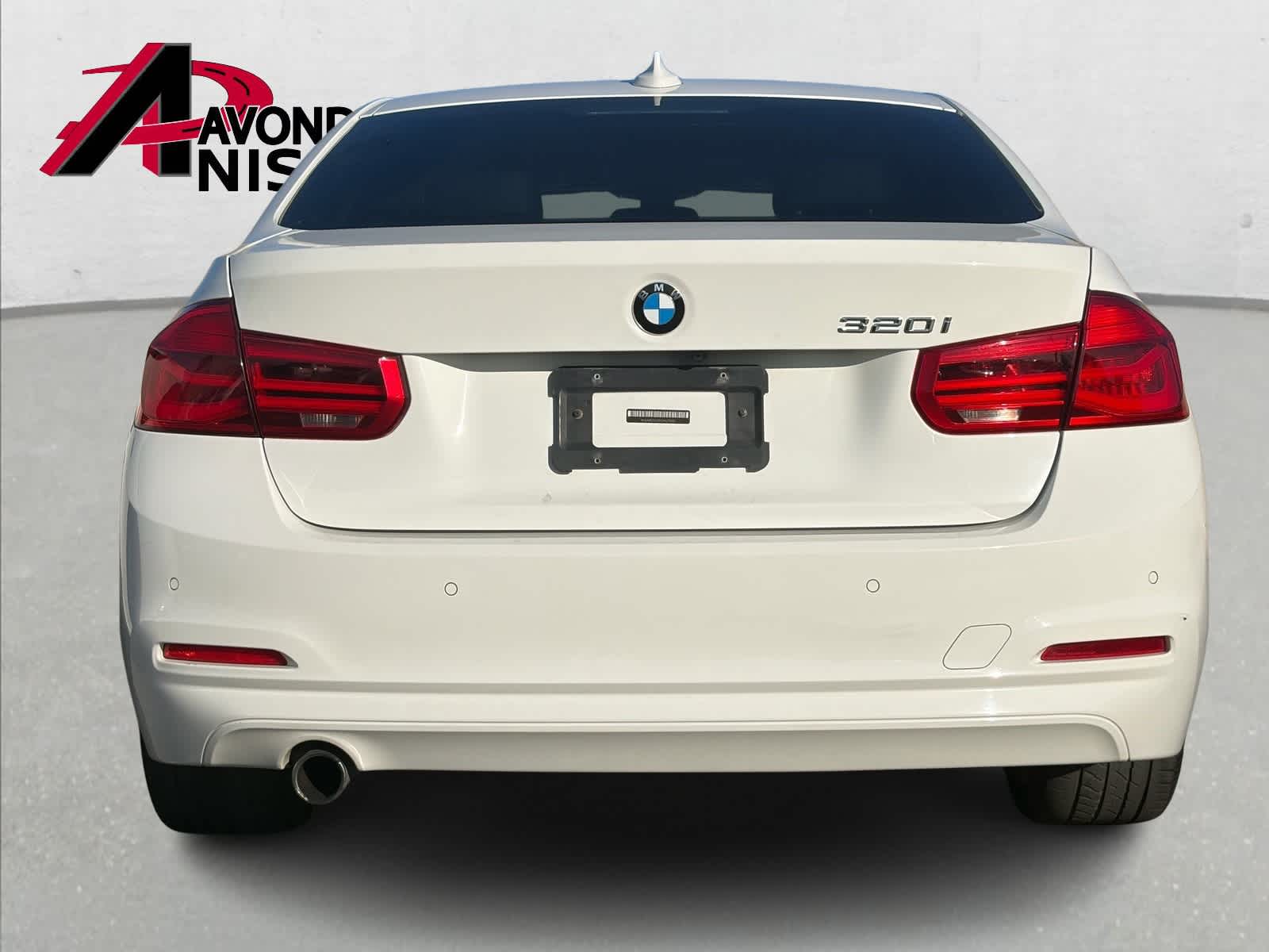 Thumbnail: 2016 BMW 3 Series - 3