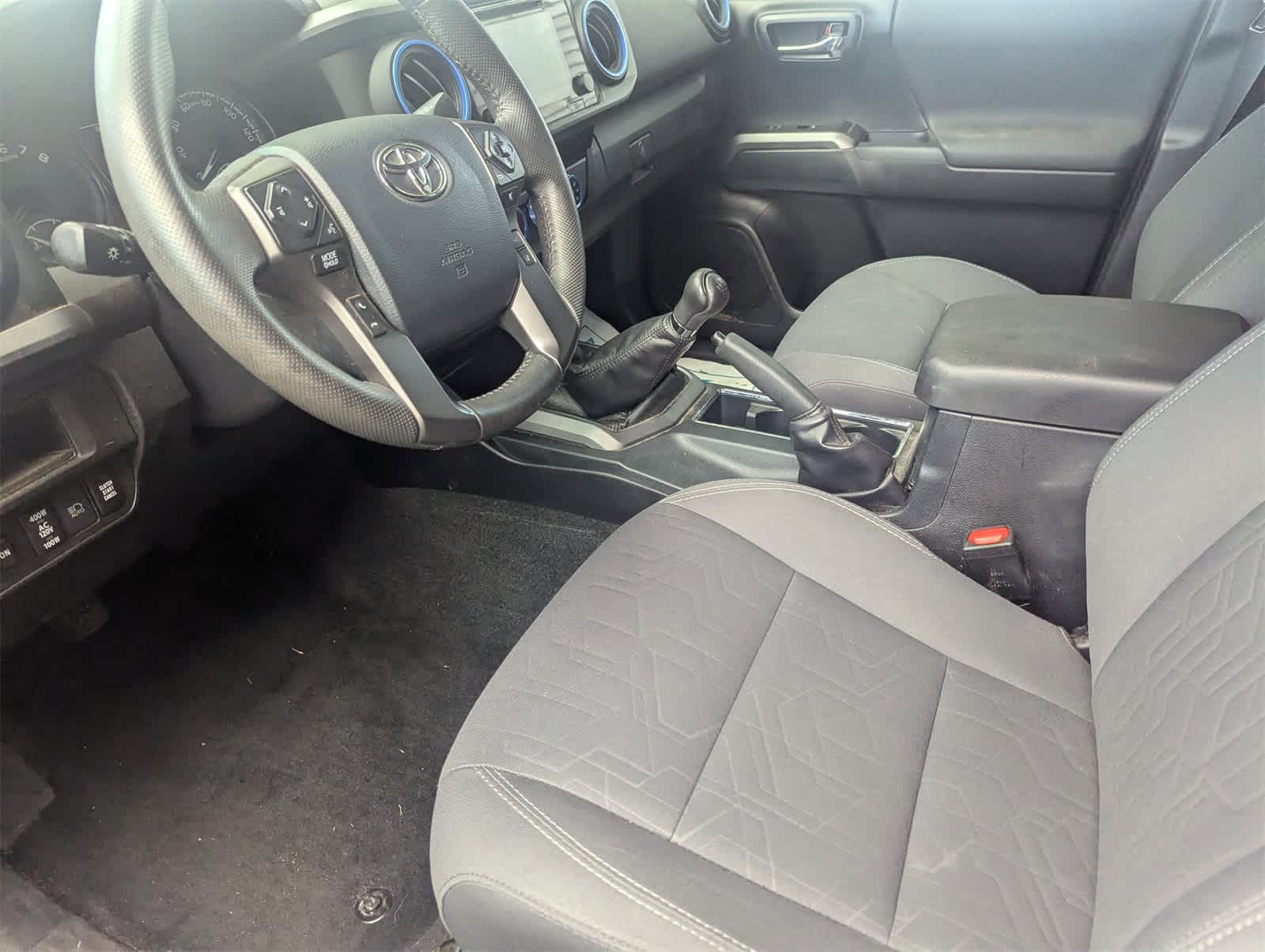 Thumbnail: 2019 Toyota Tacoma - 10