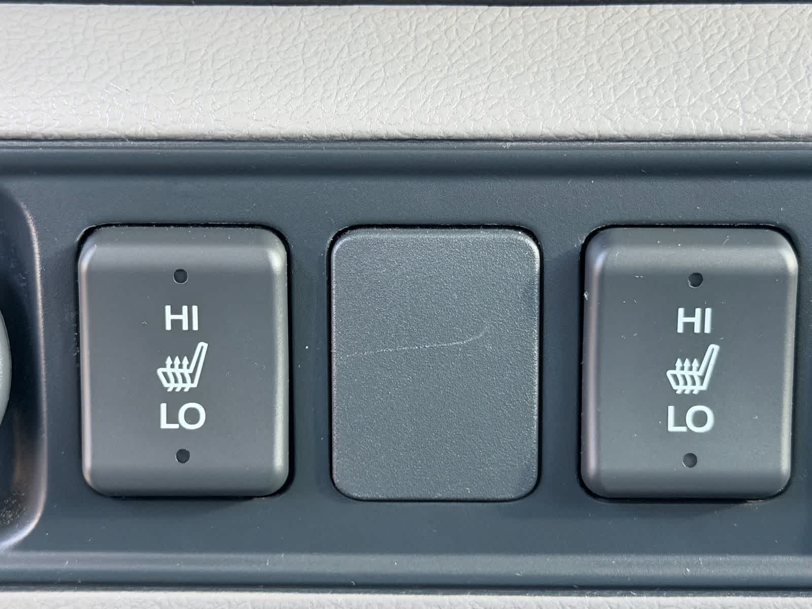 Thumbnail: 2011 Honda Ridgeline - 17