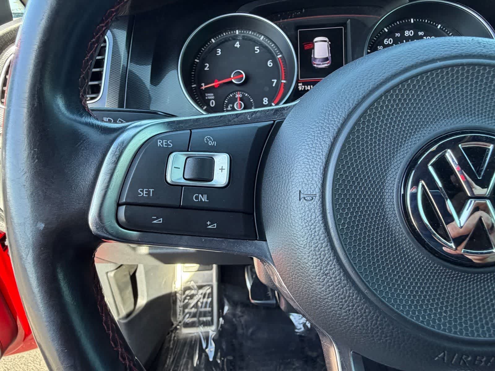 Thumbnail: 2017 Volkswagen Golf - 33