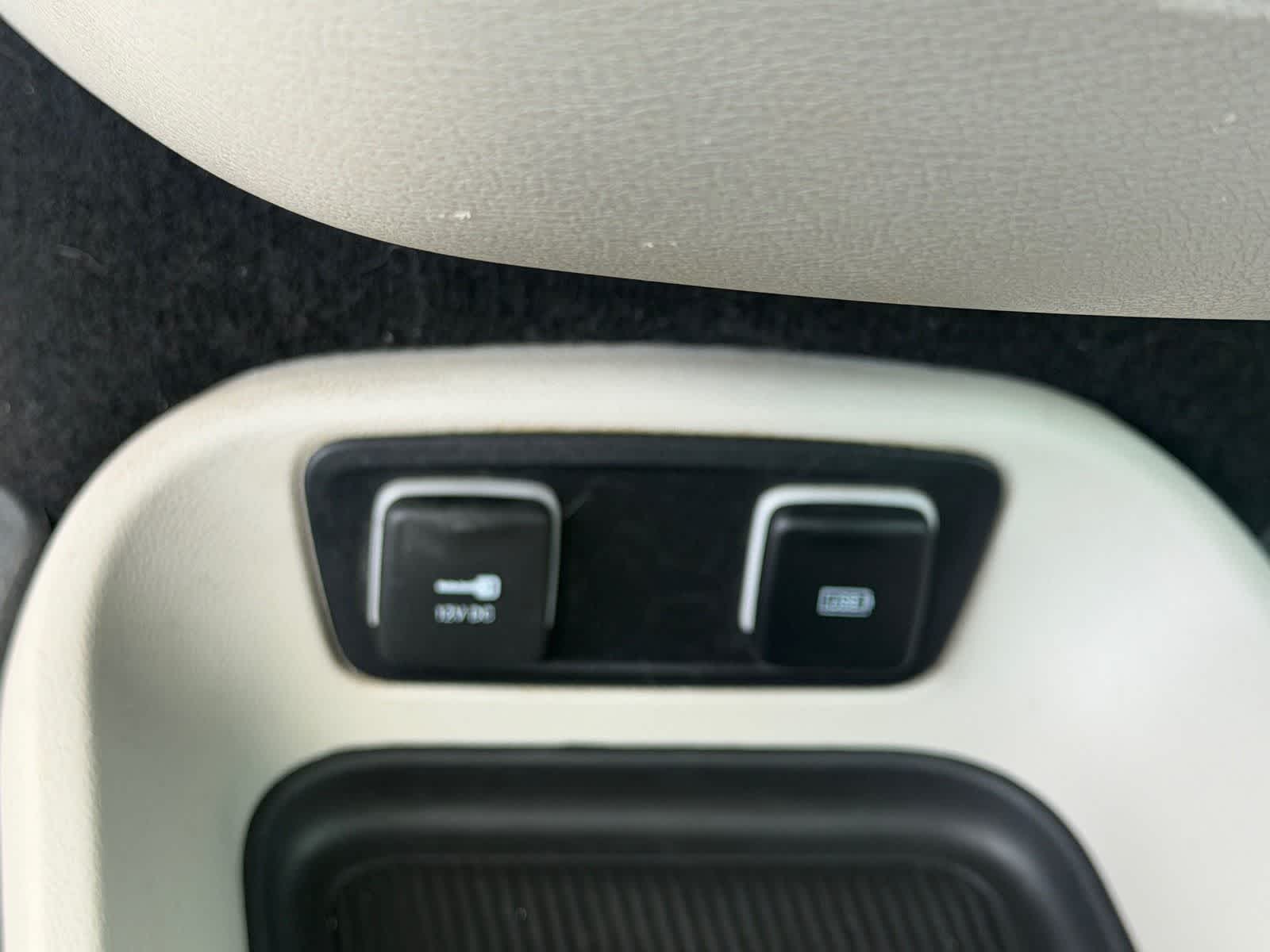 Thumbnail: 2020 Chrysler Pacifica - 18