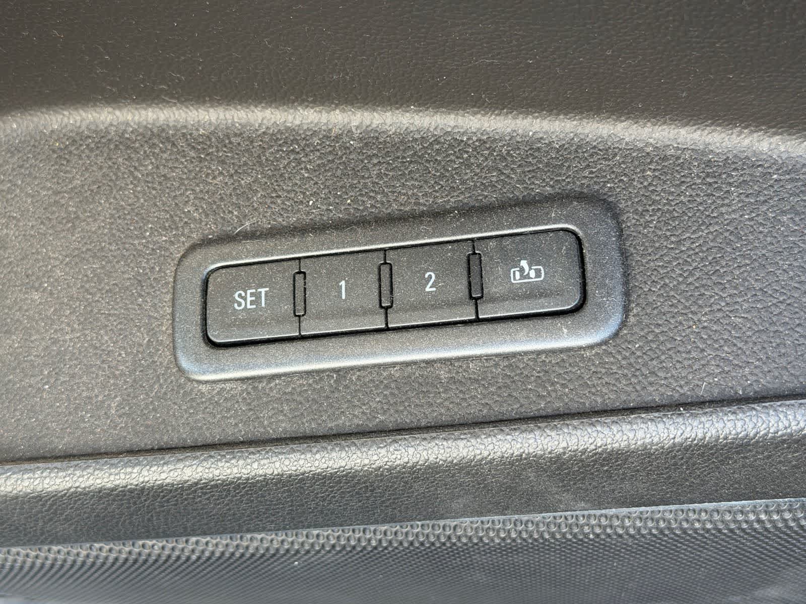 Thumbnail: 2015 Chevrolet Tahoe - 10