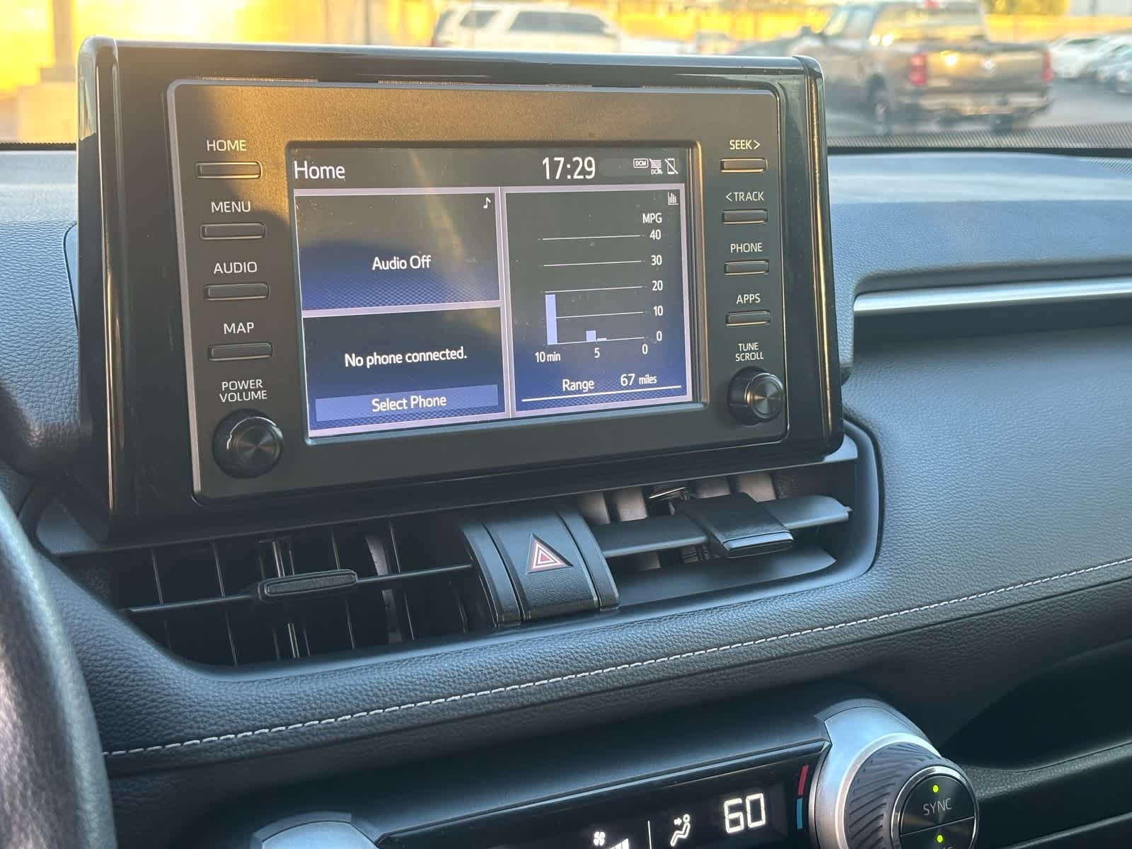 Thumbnail: 2019 Toyota RAV4 - 23