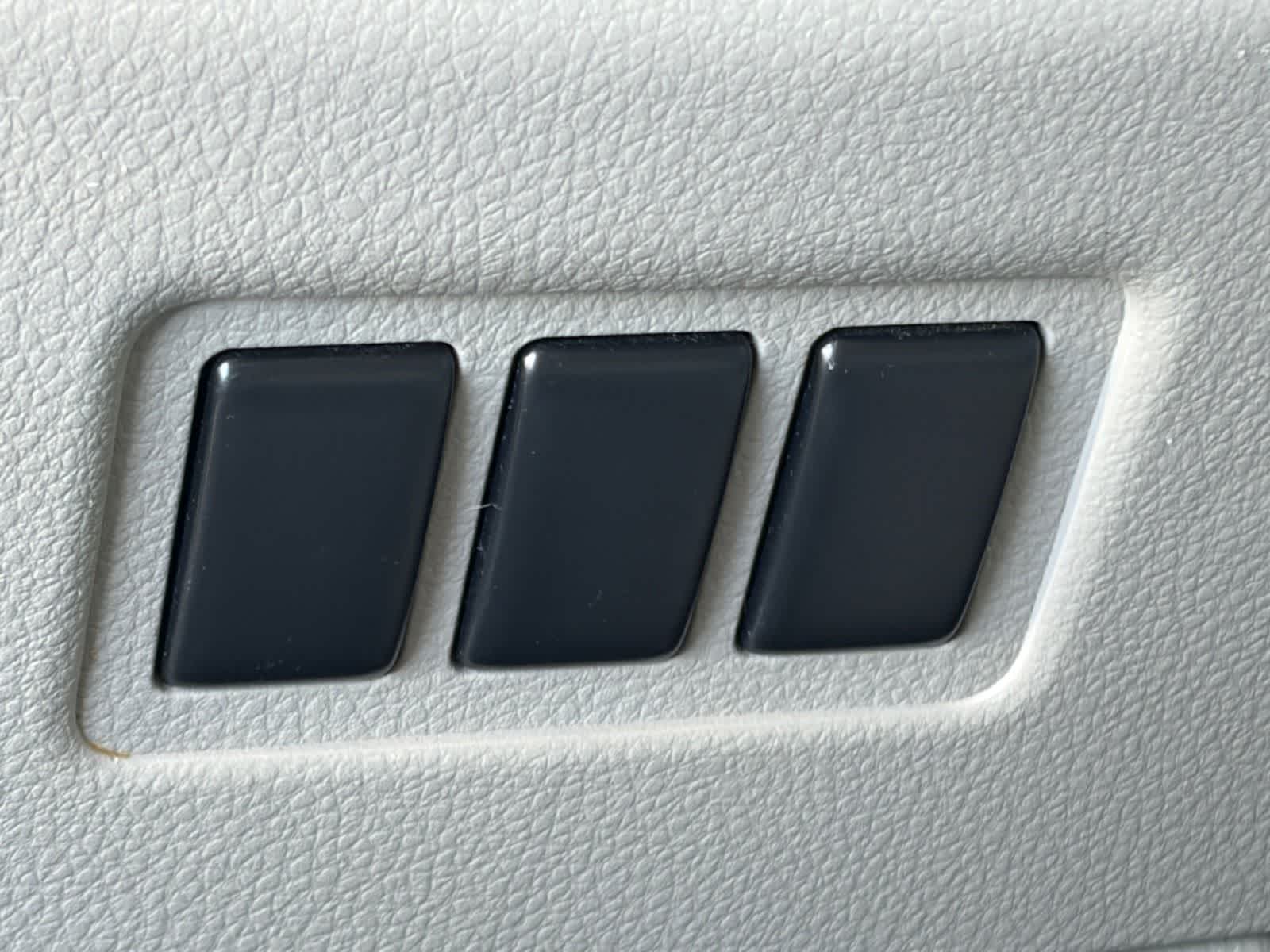 Thumbnail: 2016 Nissan Quest - 17