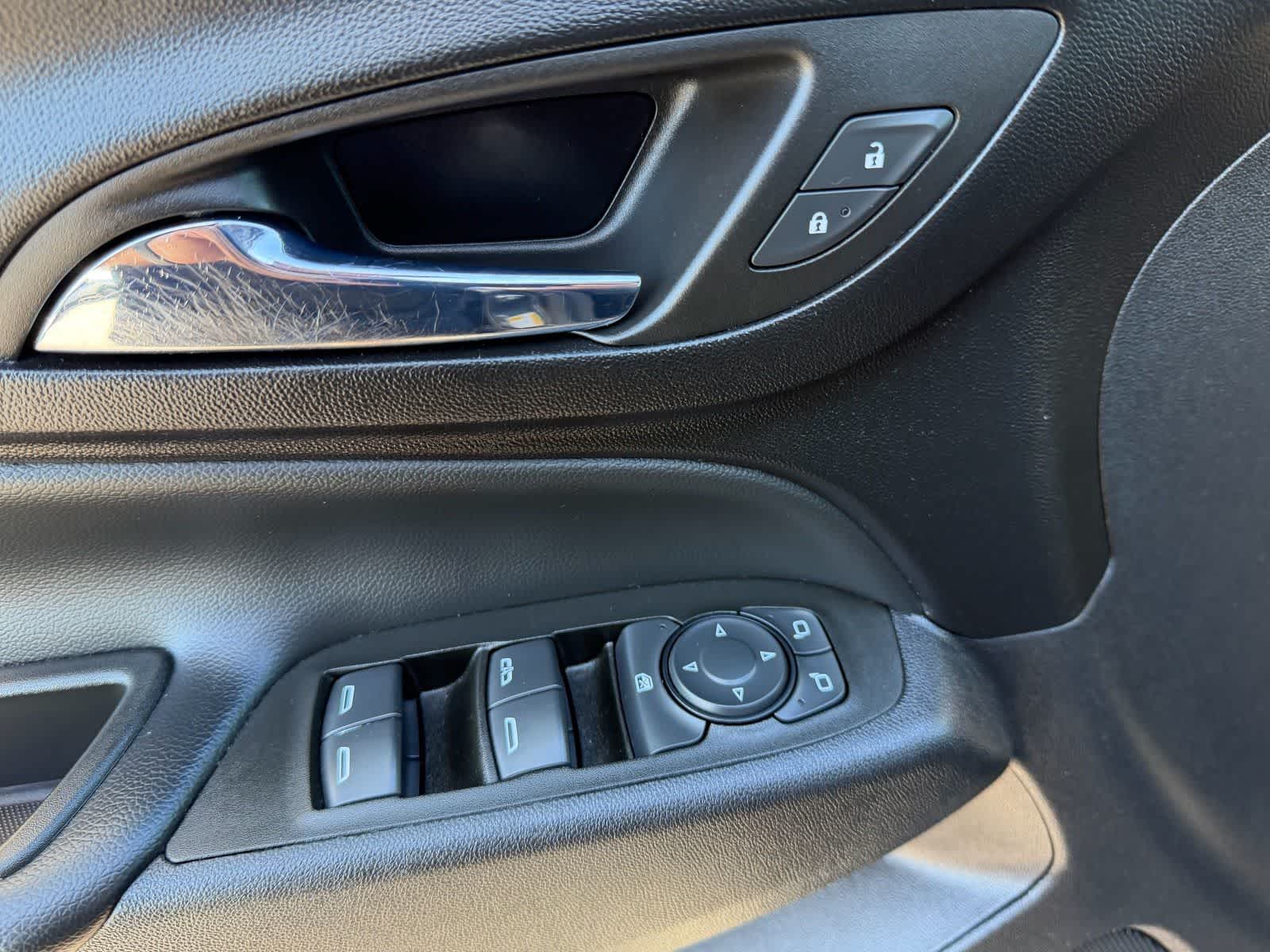 Thumbnail: 2022 Chevrolet Equinox - 20