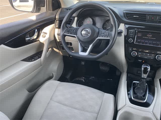 Thumbnail: 2020 Nissan Rogue Sport - 17