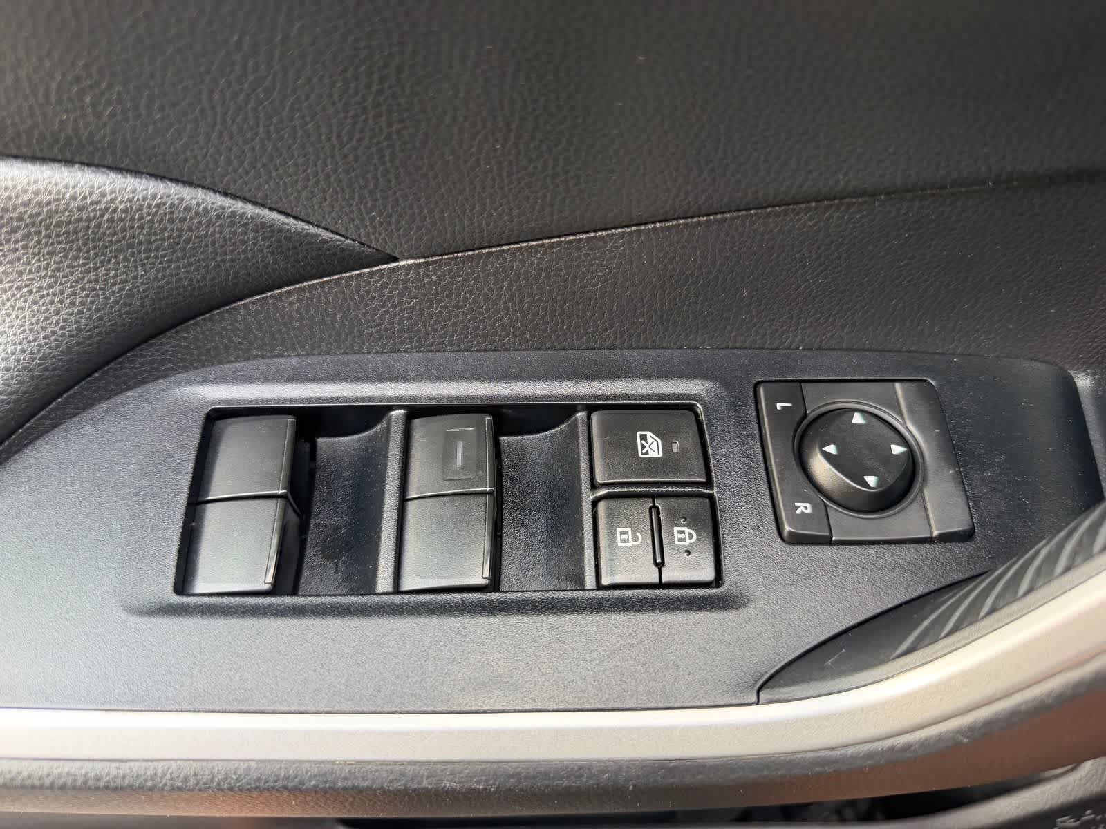 Thumbnail: 2020 Toyota RAV4 - 13