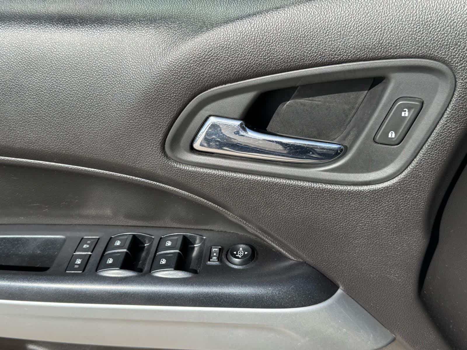 Thumbnail: 2017 Chevrolet Colorado - 24