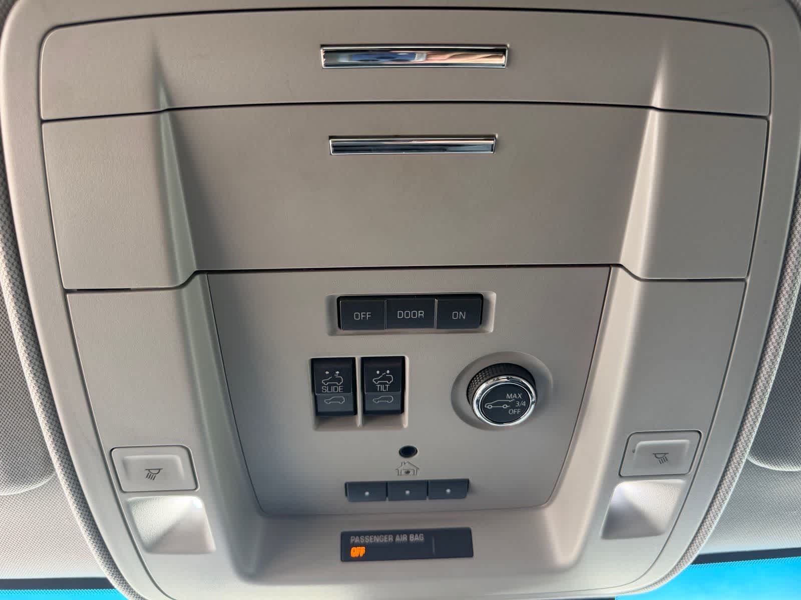 Thumbnail: 2019 Chevrolet Tahoe - 25