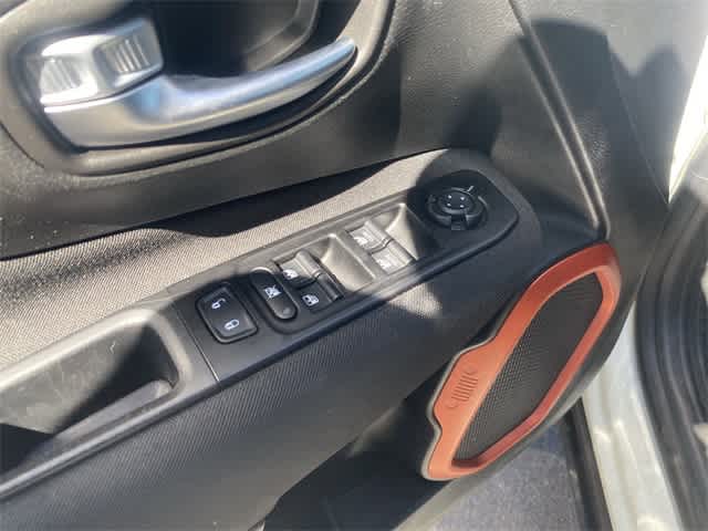 Thumbnail: 2020 Jeep Renegade - 16