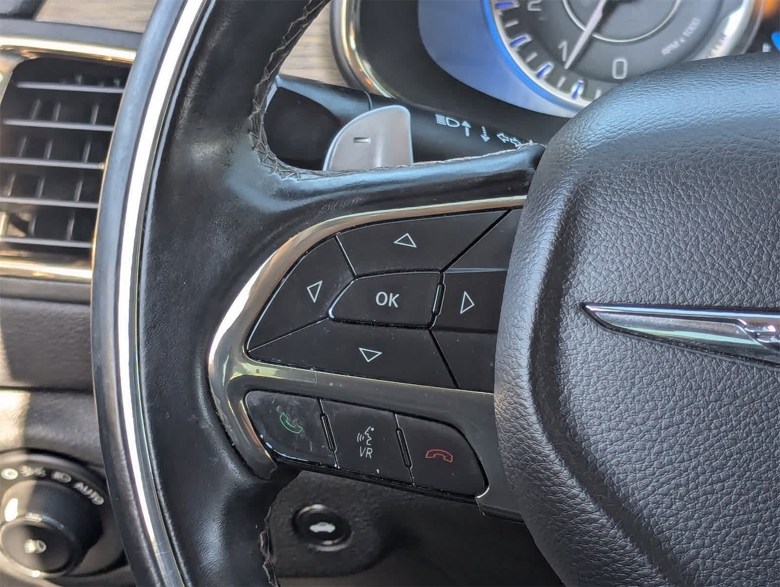 Thumbnail: 2015 Chrysler 200 - 20