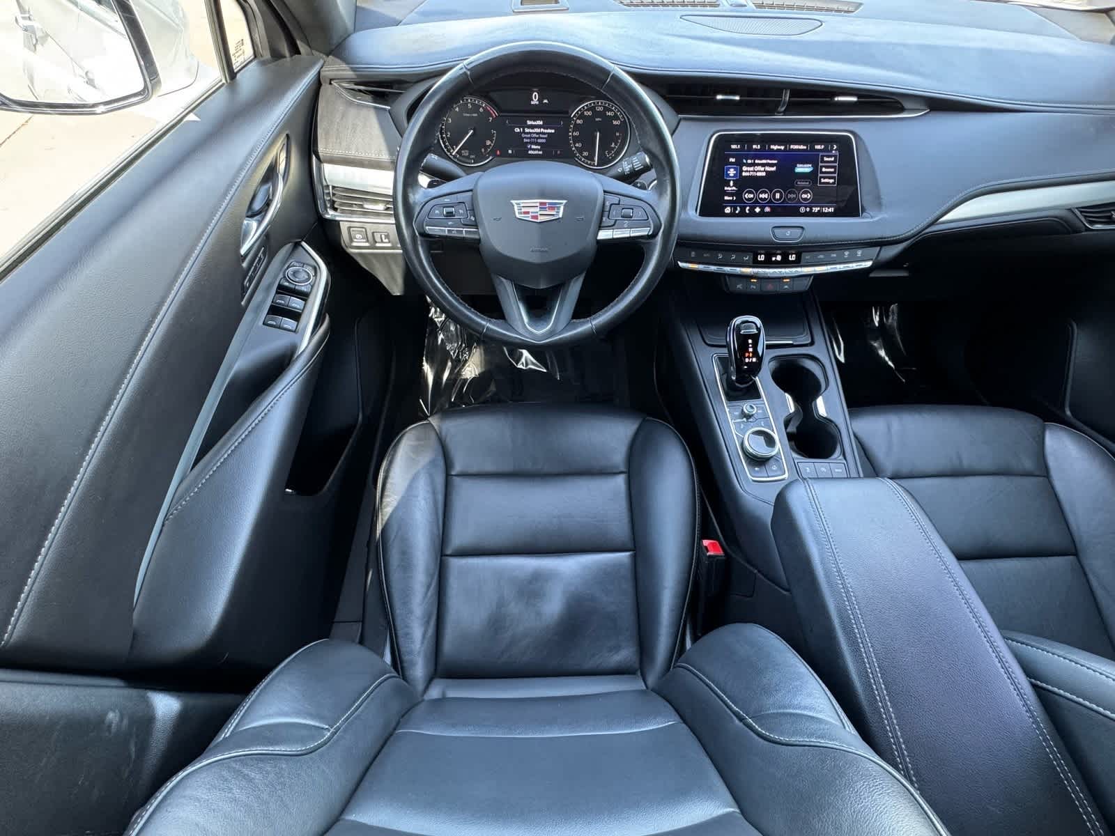 Thumbnail: 2022 Cadillac XT4 - 12