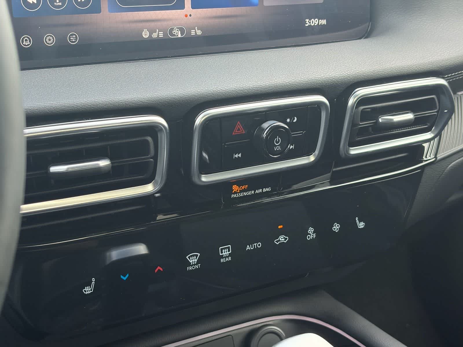 Thumbnail: 2026 Nissan Sentra - 25