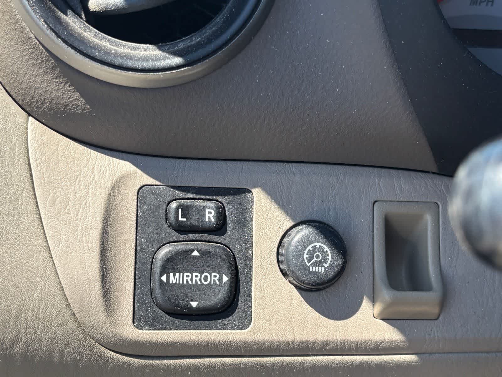 Thumbnail: 2004 Toyota RAV4 - 13