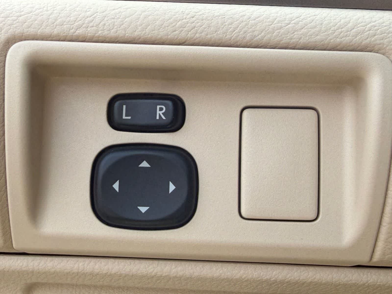 Thumbnail: 2013 Lexus ES - 19