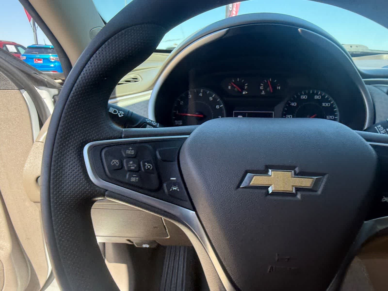 Thumbnail: 2022 Chevrolet Malibu - 19