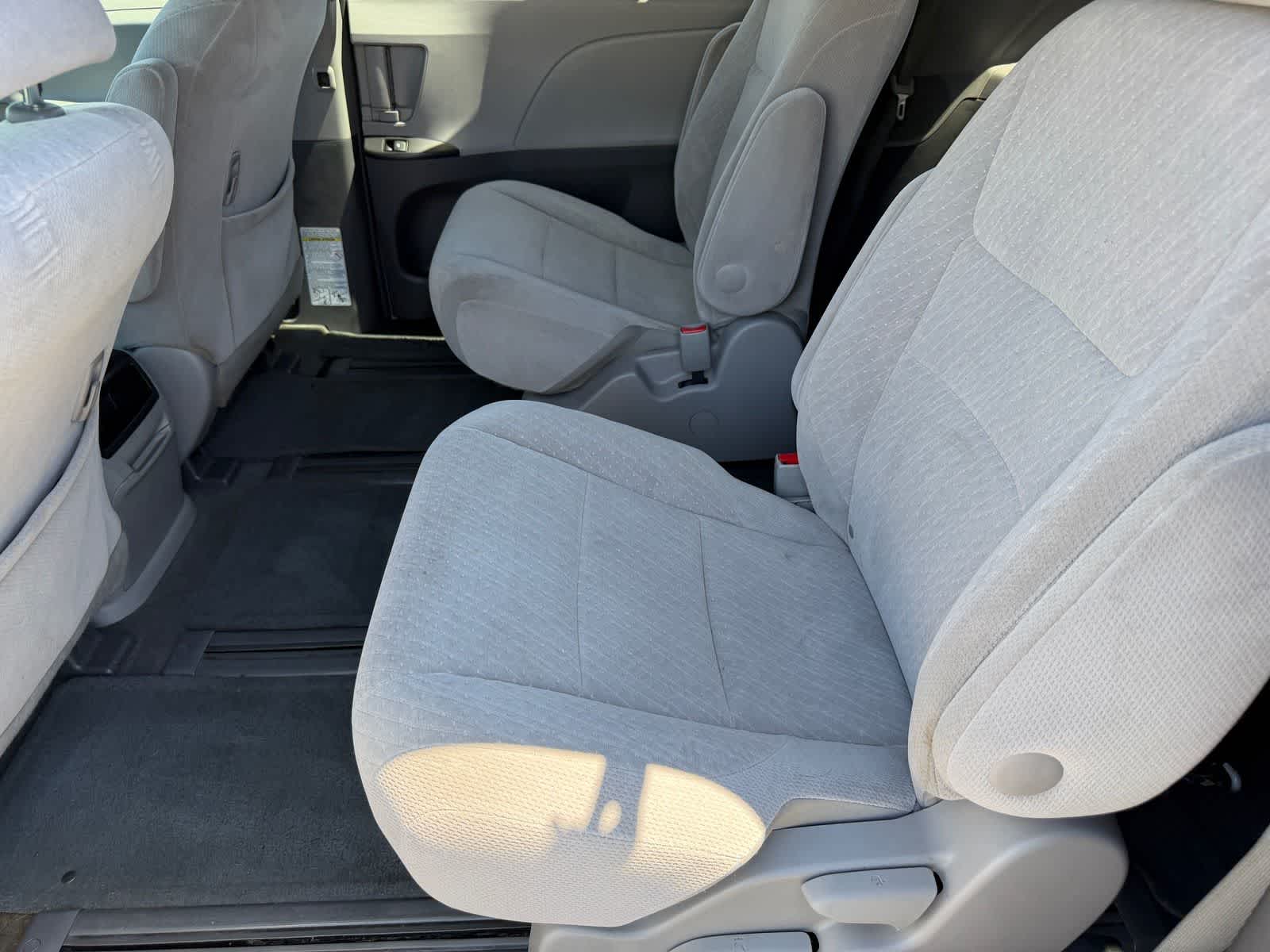 Thumbnail: 2017 Toyota Sienna - 10
