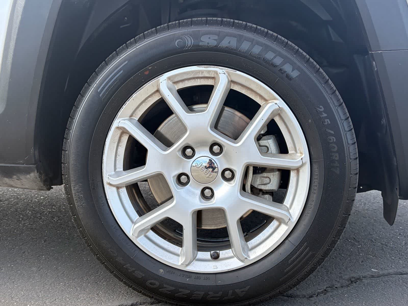 Thumbnail: 2019 Jeep Renegade - 9