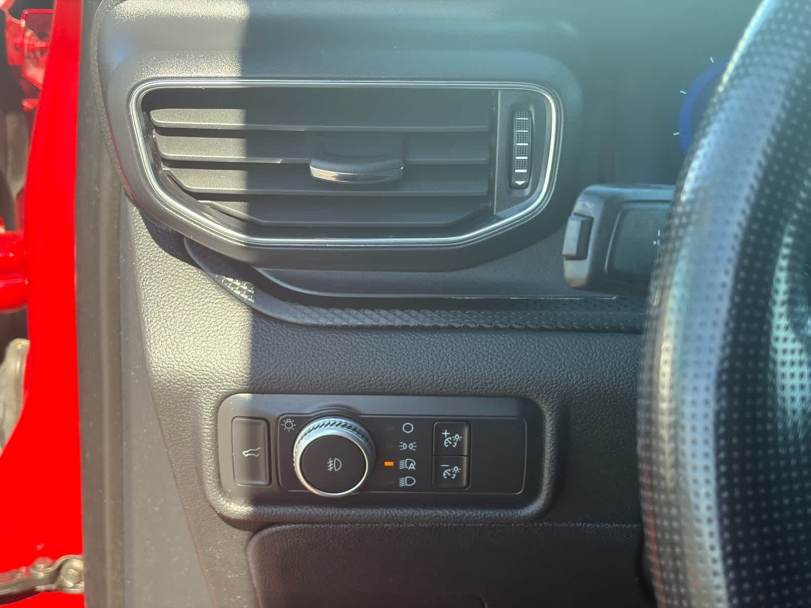 Thumbnail: 2020 Ford Explorer - 17