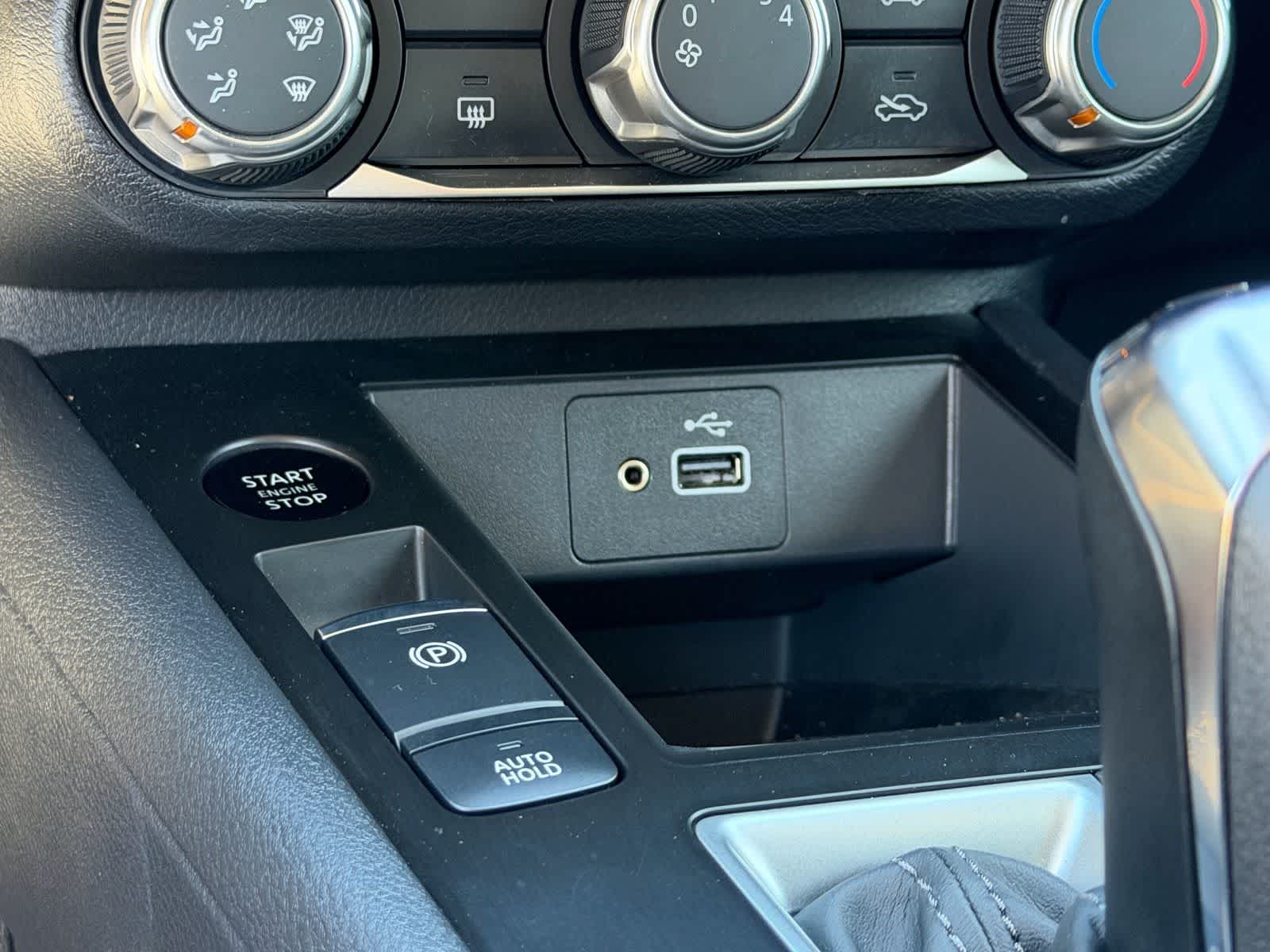 Thumbnail: 2025 Nissan Kicks - 24