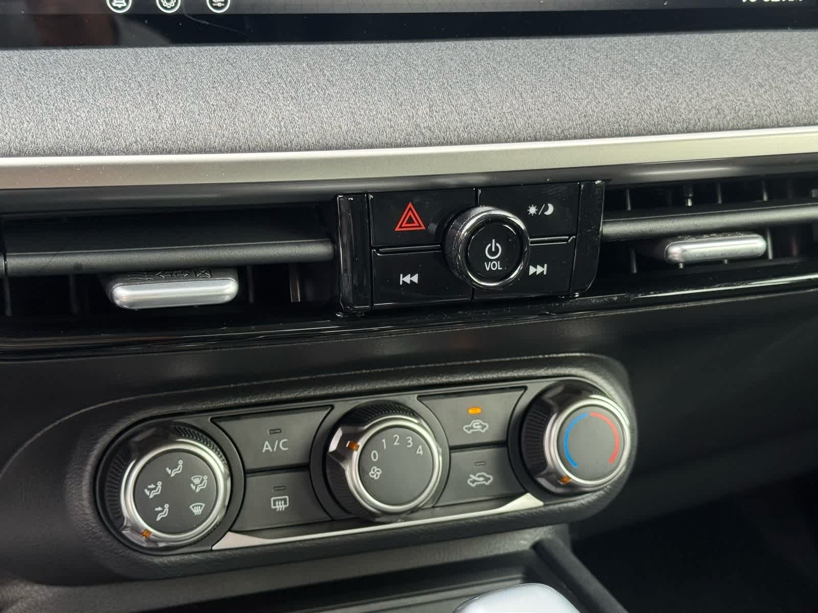 Thumbnail: 2026 Nissan Kicks - 24