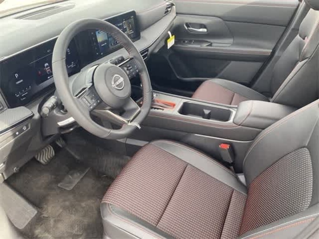 New 2025 Nissan Kicks SR SUV