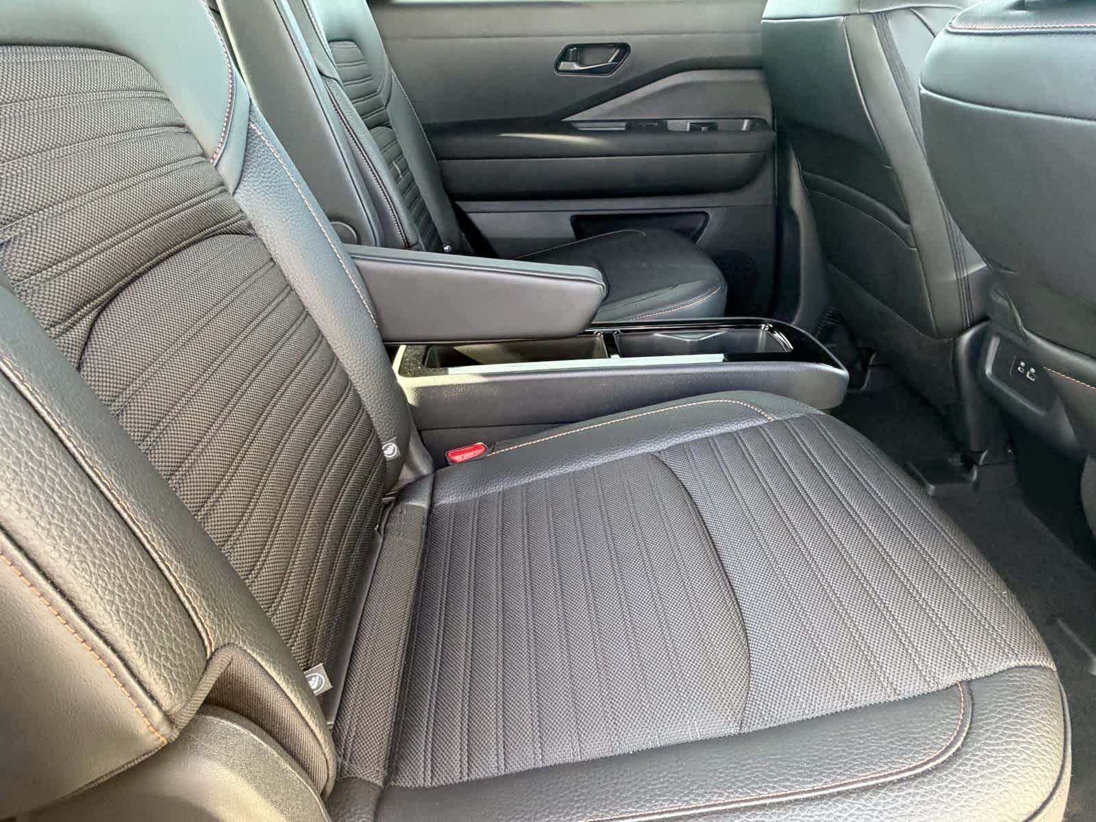 Thumbnail: 2025 Nissan Pathfinder - 13