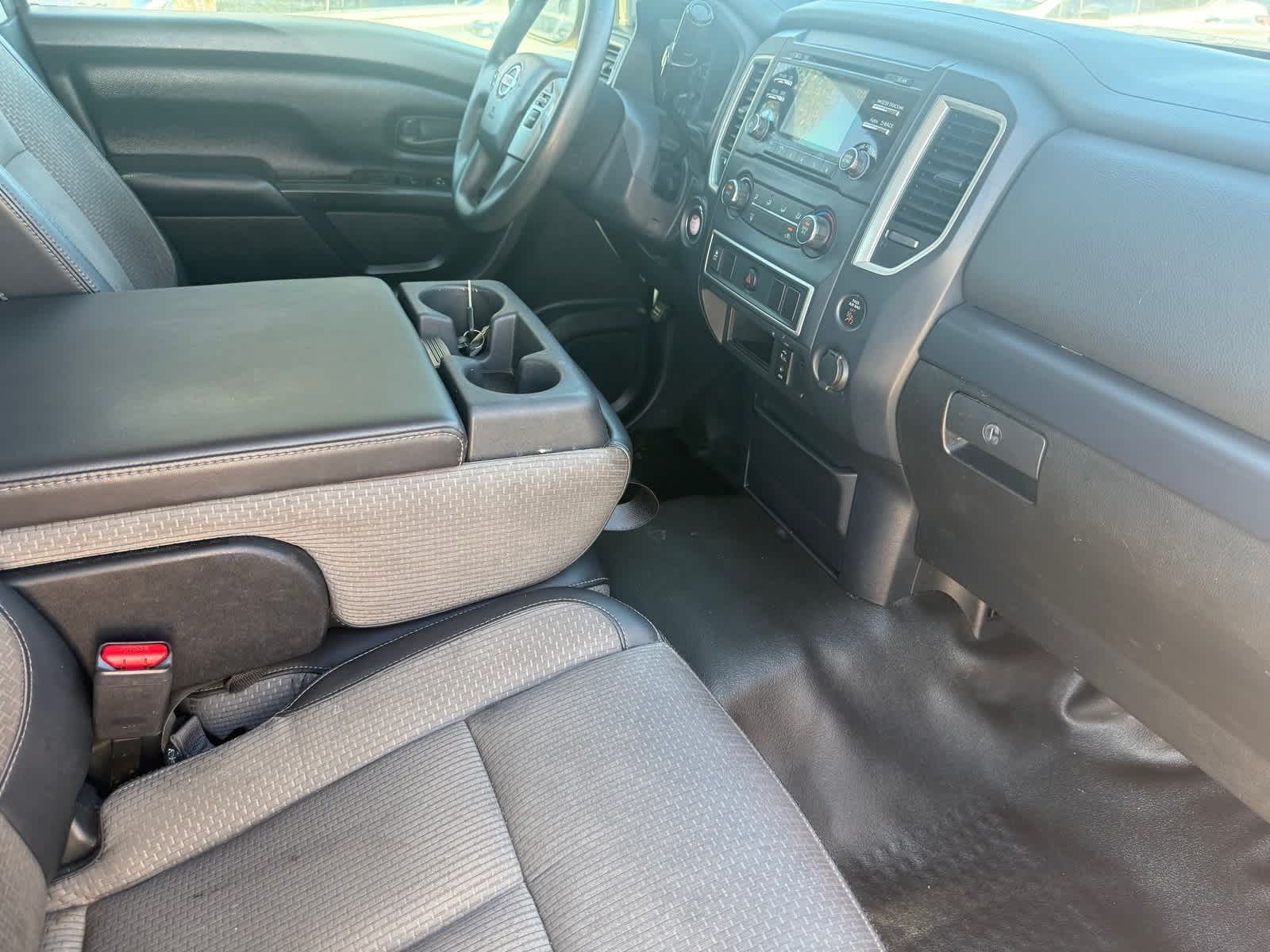 Thumbnail: 2017 Nissan Titan - 12