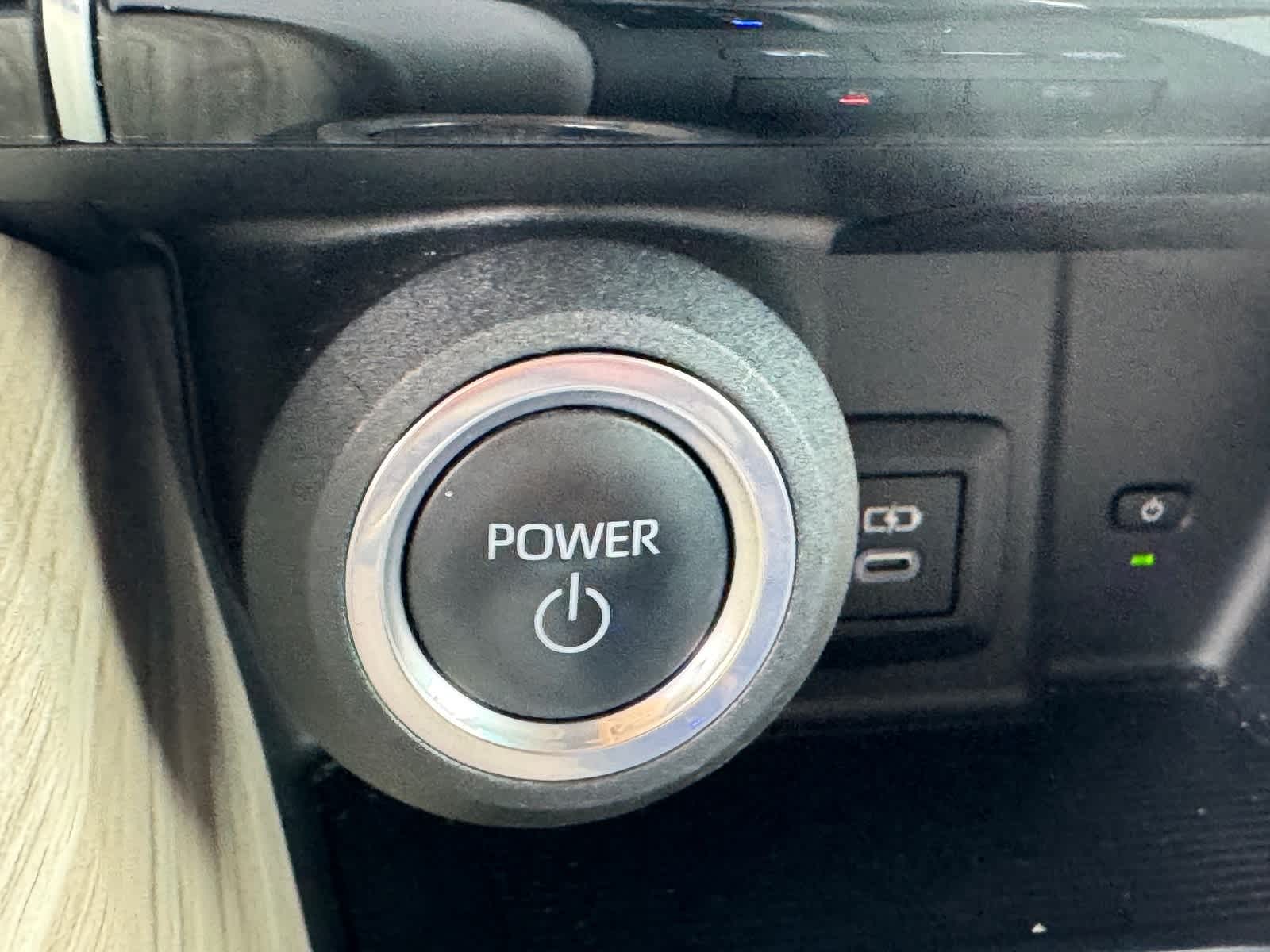 Thumbnail: 2023 Toyota Venza - 28