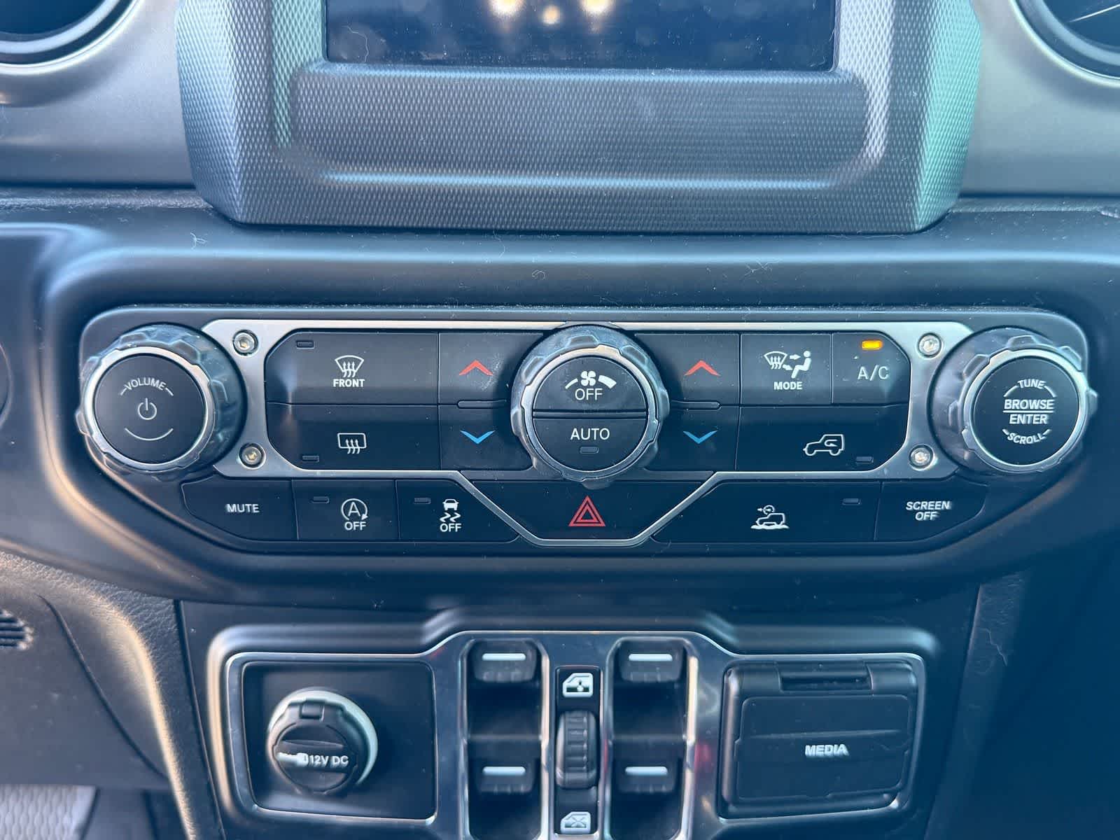 Thumbnail: 2021 Jeep Wrangler - 17
