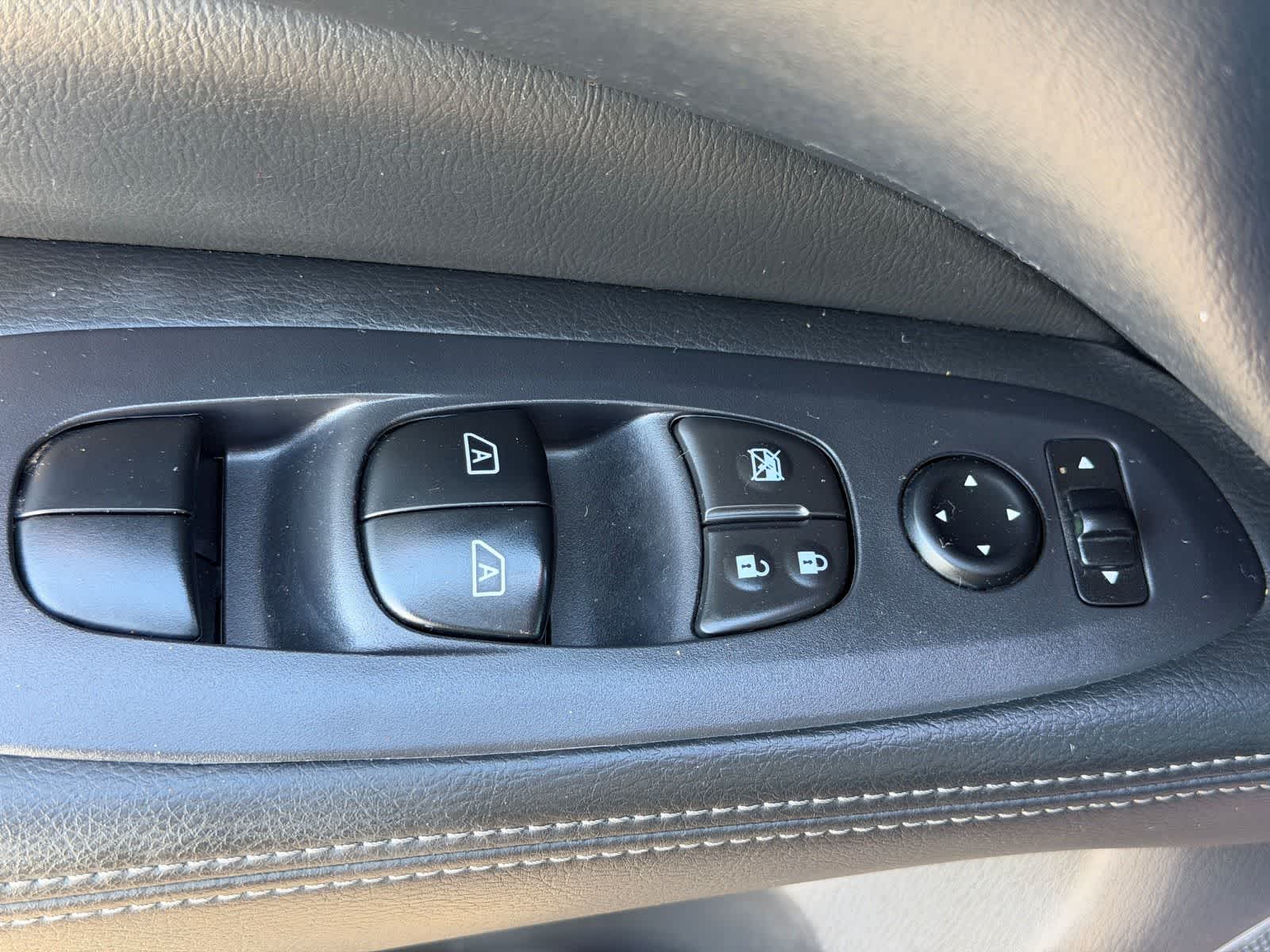 Thumbnail: 2018 Nissan Pathfinder - 16