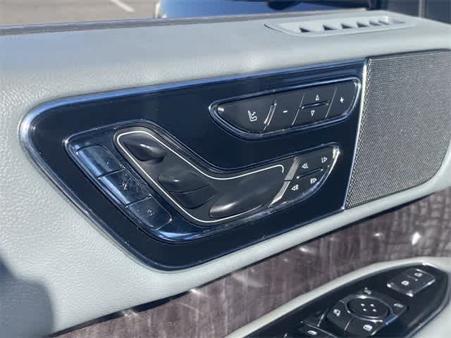 Thumbnail: 2018 Lincoln Navigator - 26
