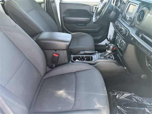 Thumbnail: 2019 Jeep Wrangler - 13