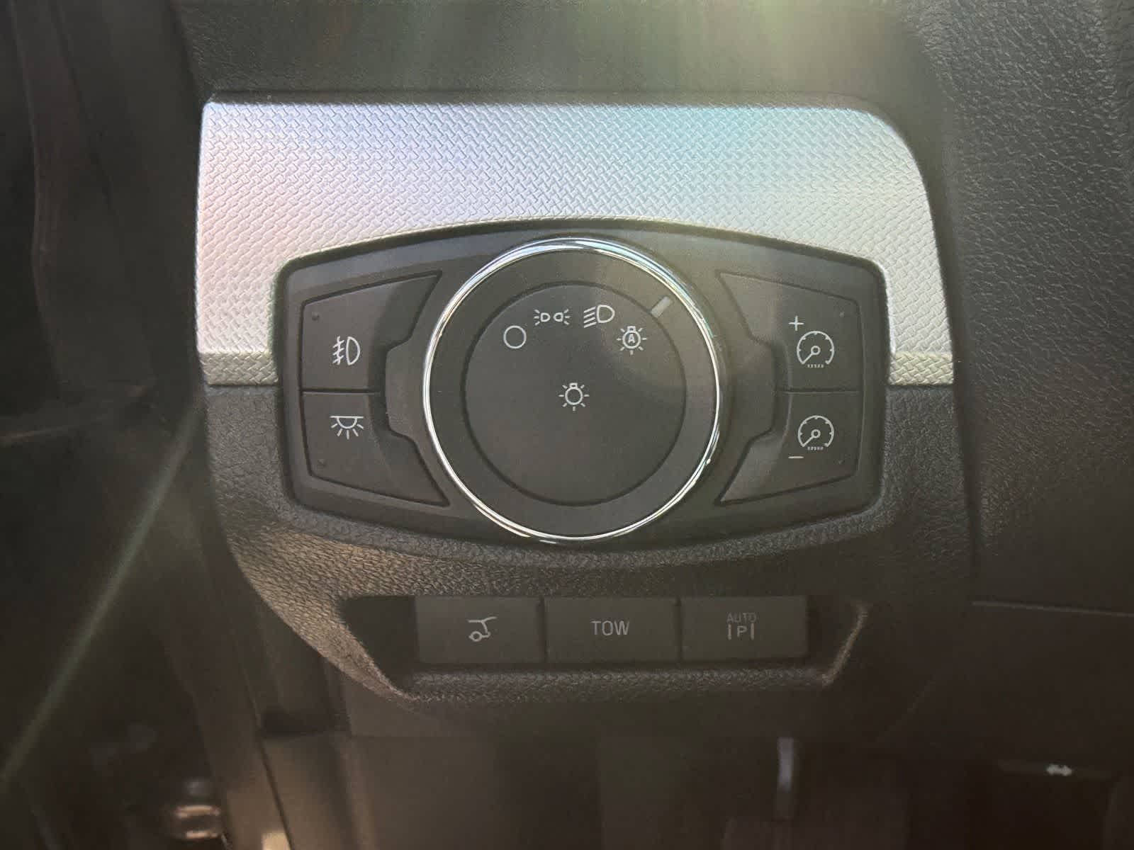 Thumbnail: 2011 Ford Explorer - 8